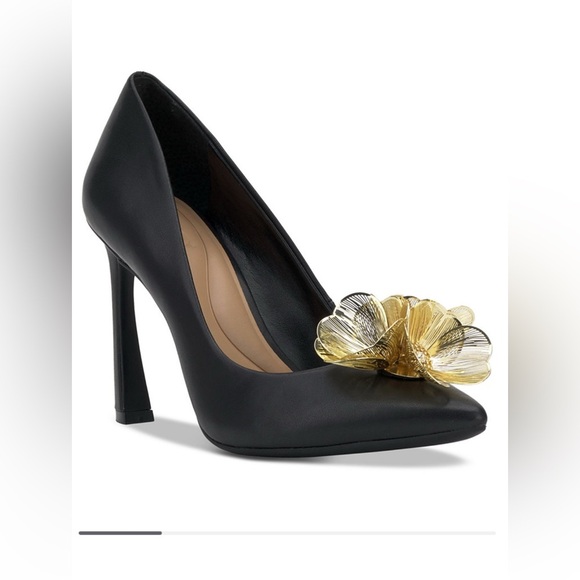I.n.c. International Concepts Women's Kaleia Flower Pumps - Picture 1 of 12